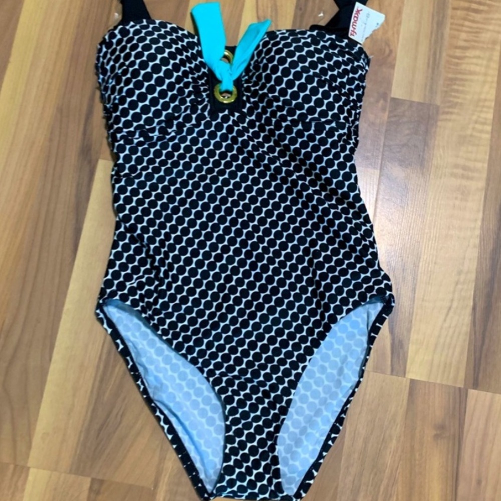 🛍️NWT Adorable black w/white polka dots one piece bathing suit❤️CCO SALE-6 HRS❤️